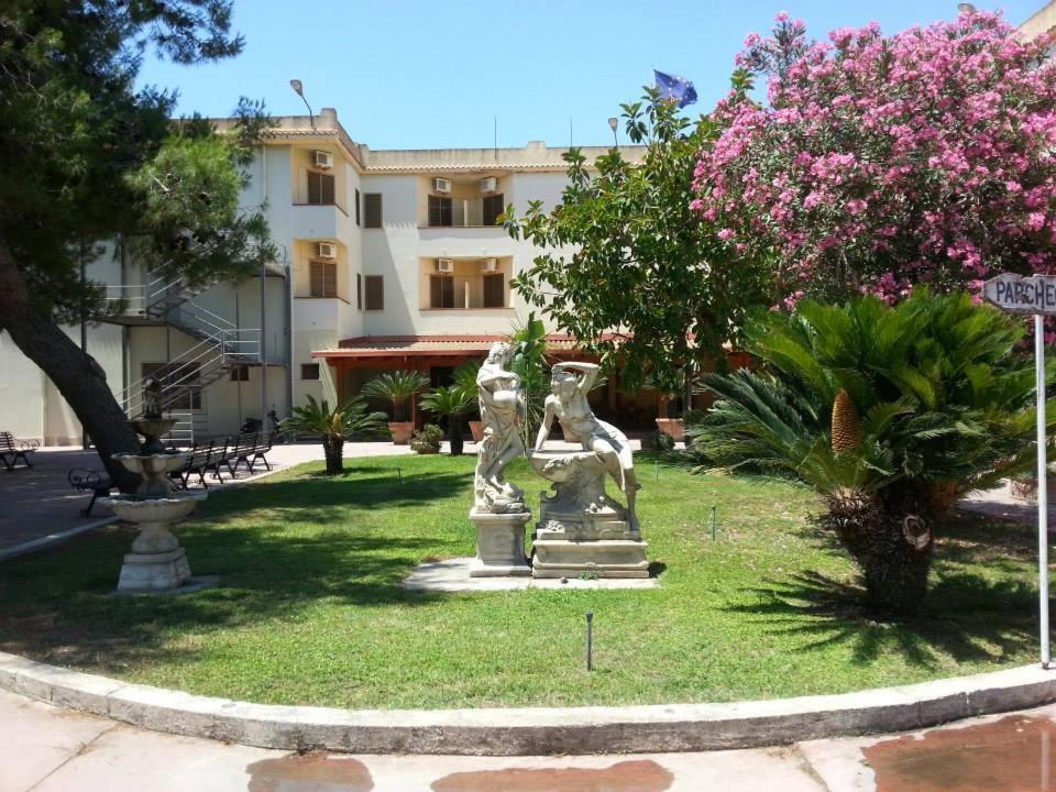 Hotel Park Jonio Steccato di Cutro Esterno foto